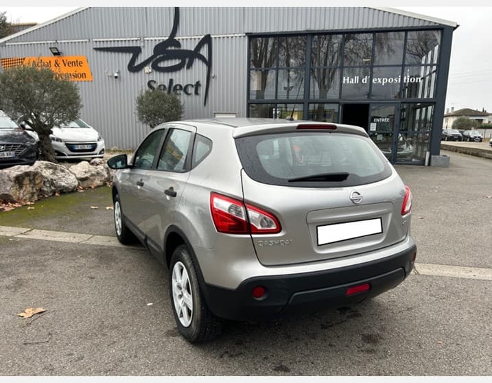 NISSAN QASHQAI photo 2