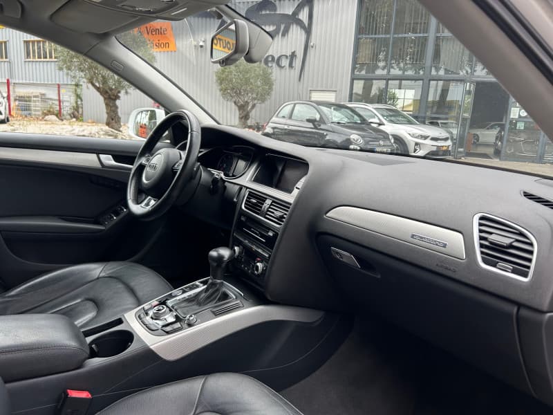 AUDI A4 AVANT photo 3