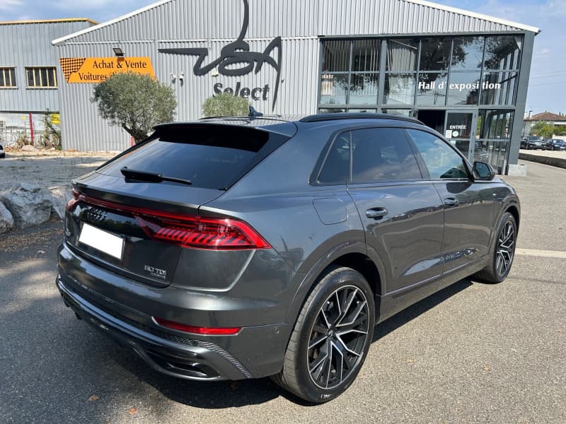 AUDI Q8 photo 2