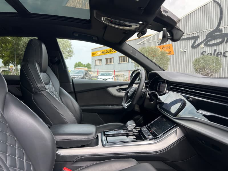 AUDI Q8 photo 4