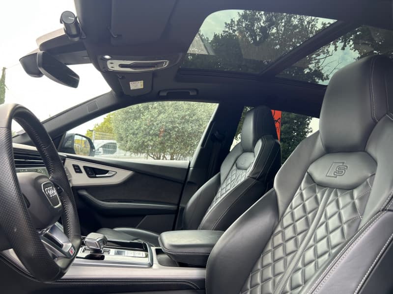 AUDI Q8 photo 6