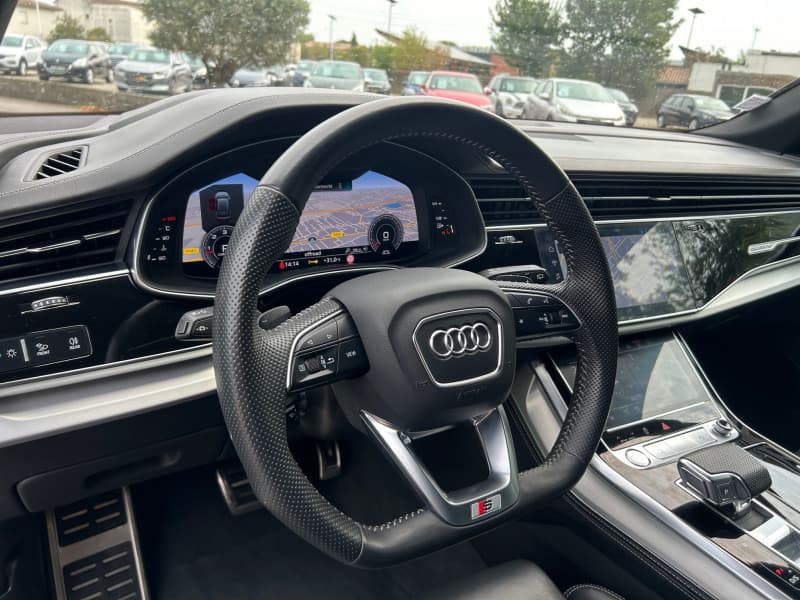 AUDI Q8 photo 8