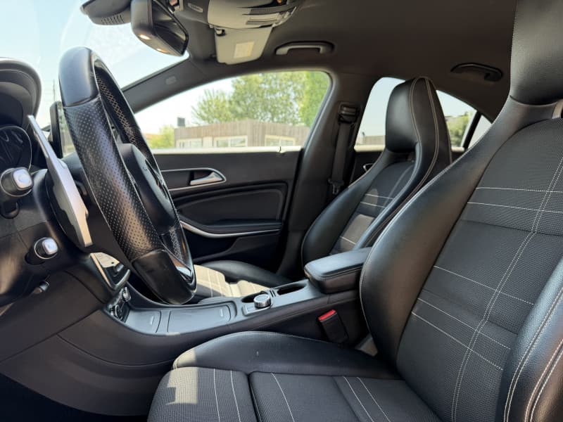 MERCEDES CLA photo 8
