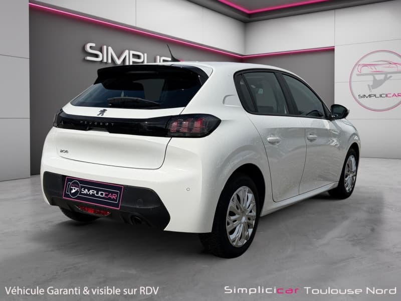 PEUGEOT 208 photo 8