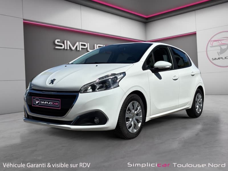 PEUGEOT 208 photo 5