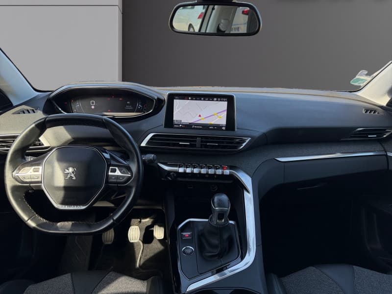 PEUGEOT 5008 photo 2