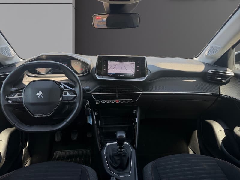 PEUGEOT 208 photo 2