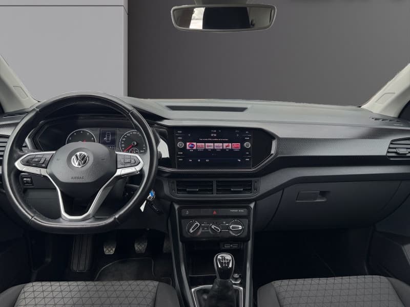 VOLKSWAGEN T-CROSS photo 2