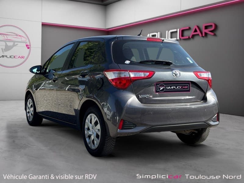 TOYOTA YARIS photo 3