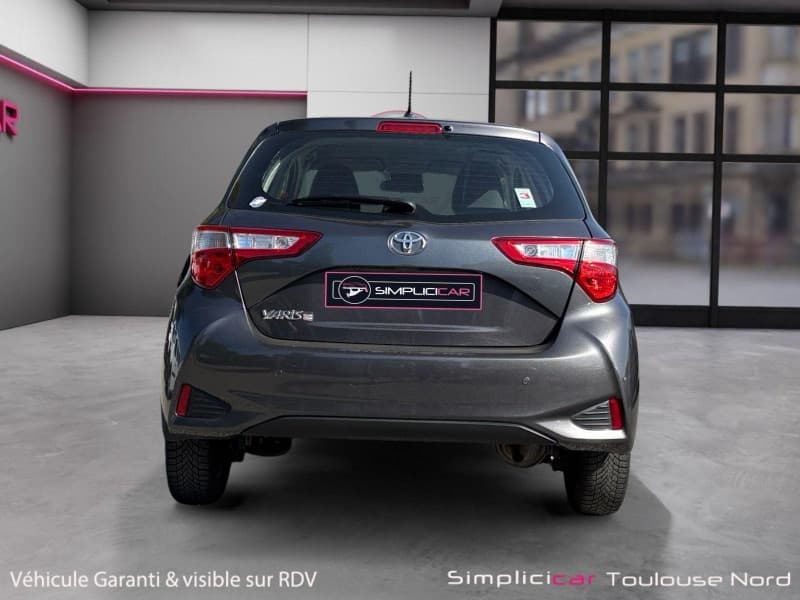 TOYOTA YARIS photo 8